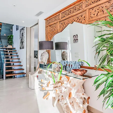 Jakarta By Interhome *